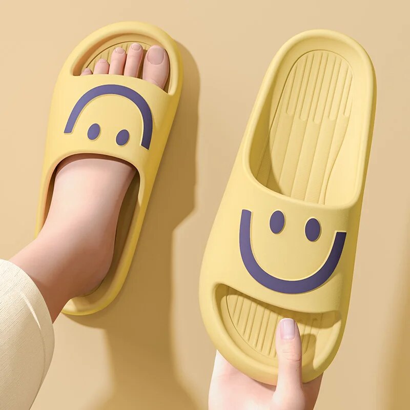 Chinelos Nuvem com Rosto Sorri - Mule Slip On avaliação e preço
